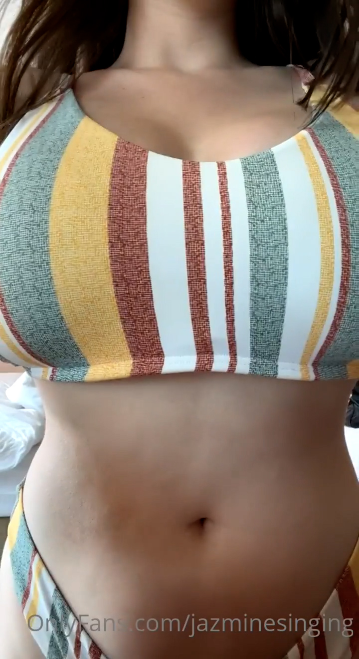 Jazminesinging Onlyfans  – Sexy with her erotic body