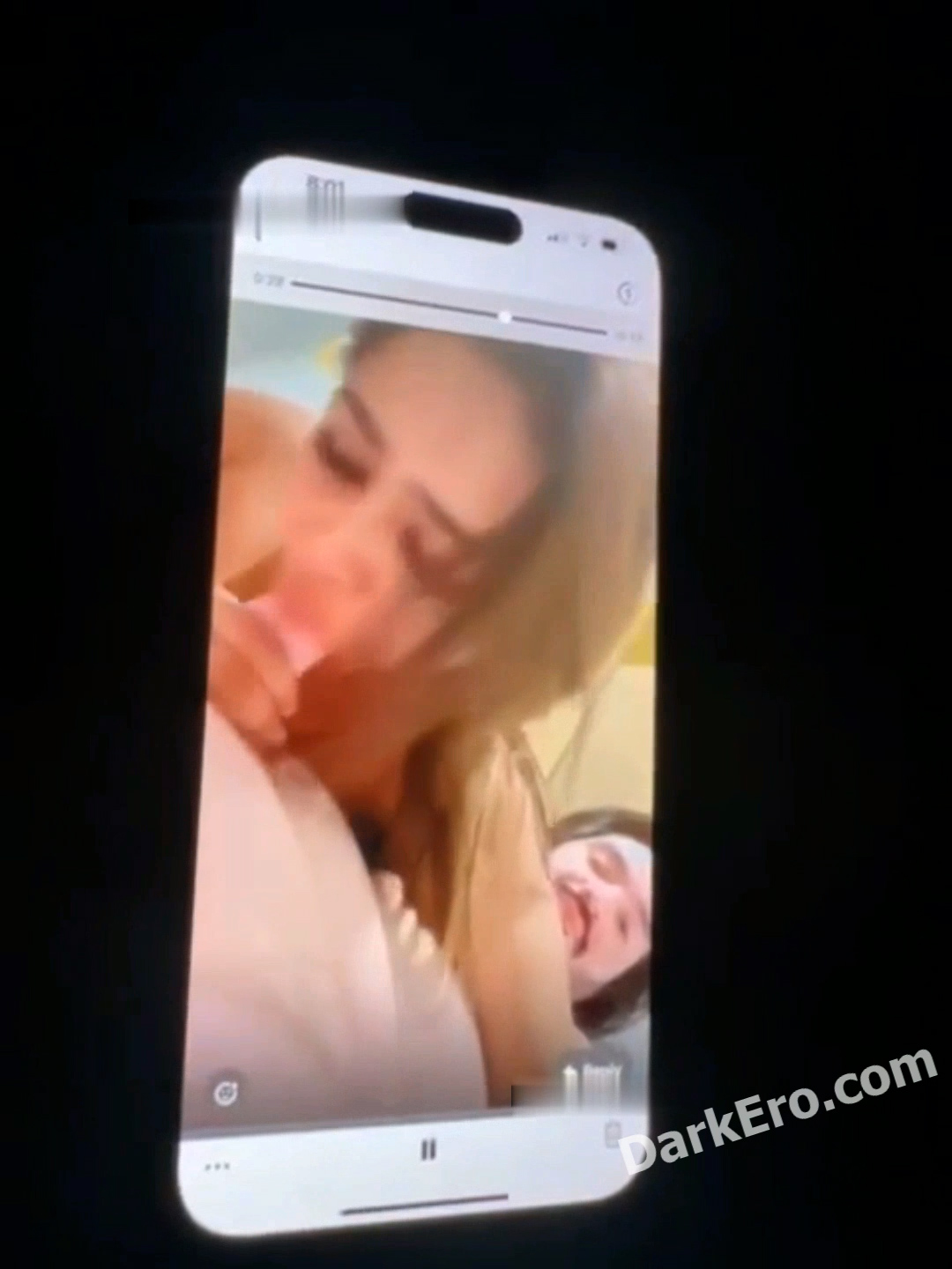 Minahil Malik Deep Fucked on bed Sextape  so hot